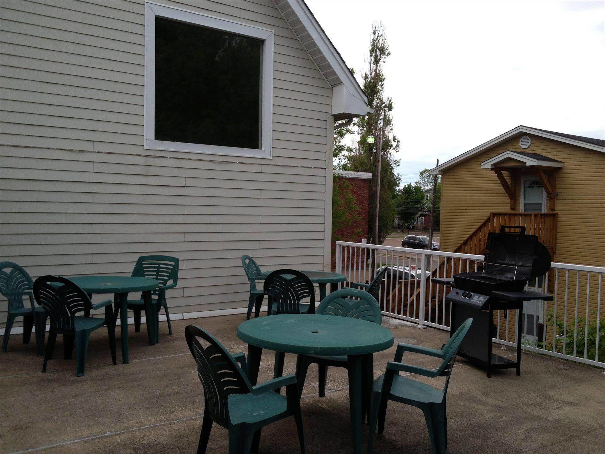 Midtown Motel & Suites Moncton Luaran gambar